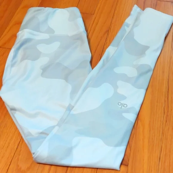 Alo High Waist Vapor Leggings - Picture 2 of 10